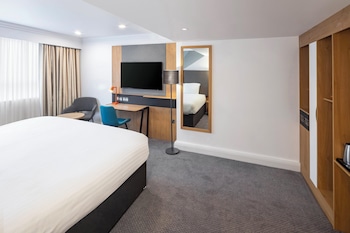 Standard Room, 1 Queen Bed, Accessible