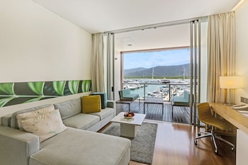Horizon Marina View Room Twin