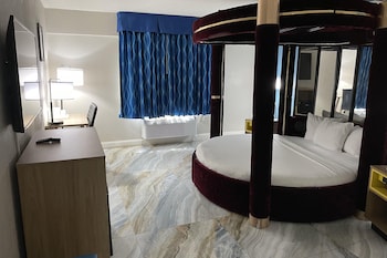 Room, 1 Queen Bed, Accessible, Smoking (Mobility)