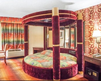 Room, 1 Queen Bed, Accessible, Smoking (Mobility)