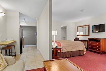 Suite, 1 King Bed, Smoking, Kitchenette