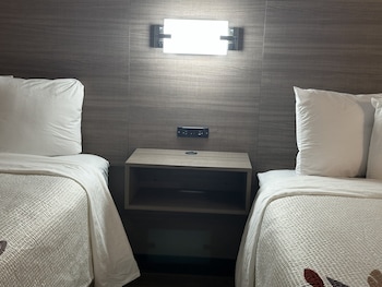 Superior Room, 2 Queen Beds, Non Smoking
