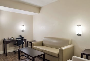 Suite, 1 King Bed, Non Smoking