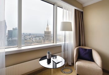 Business Suite, 1 King Bed with Sofa bed, Club Lounge Access
