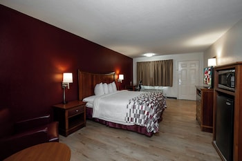 Superior Room, 1 King Bed, Non Smoking (First Floor)