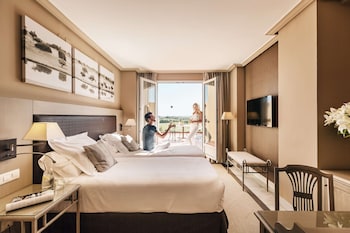 Superior Room (Golf View)
