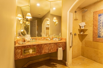 Master Suite King