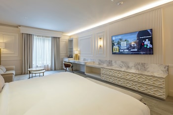 Grand Class Premium