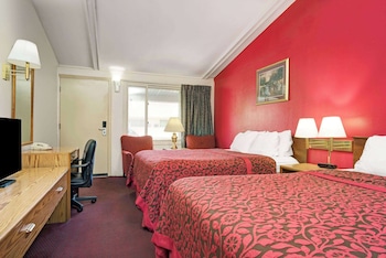 Room, 2 Queen Beds, Smoking