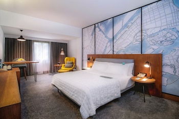 Deluxe Room, 1 King Bed, Resort View (Balcony)
