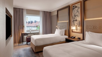 Junior Suite, 2 Twin Beds (Plus)