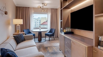 Junior Suite, 2 Twin Beds (Plus)