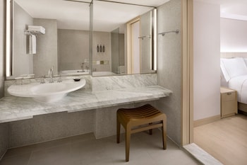 Deluxe Family Ondol Suite, 1 Bedroom Suite, 1 King and 1 Twin, Dongbaek Park view