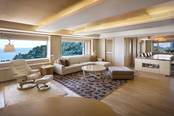 Presidential Suite, 1 Double Bed, Beach View