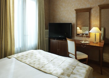 Single Room, Balcony