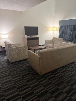 Suite, 1 King Bed, Non Smoking, Refrigerator & Microwave