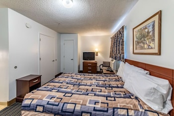 Standard Suite, 2 Queen Beds, Smoking