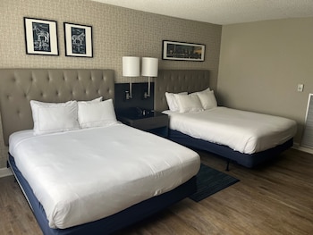 Two Queen Beds, Non-Smoking, Roll In Shower