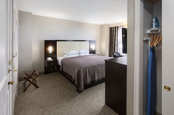 Deluxe Room, 1 King Bed, Bay View