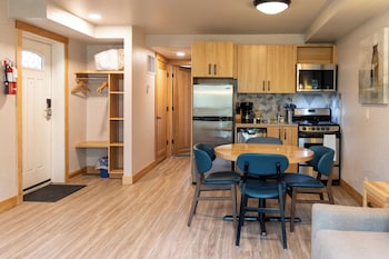 Condo, 1 Queen Bed with Sofa bed