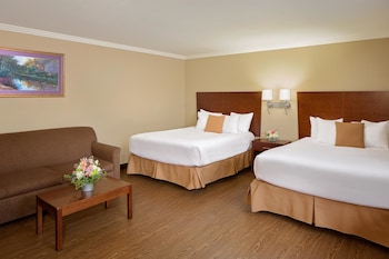 Standard Room, 2 Queen Beds, Non Smoking, Refrigerator & Microwave (Larger Room;with Sofabed)