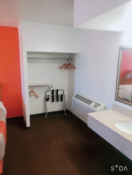 Deluxe Suite, 2 Queen Beds, Non Smoking, Refrigerator & Microwave