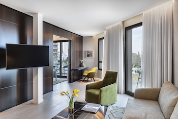 Diplomat Suite