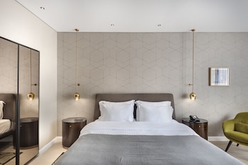 Premium Courtyard Room
