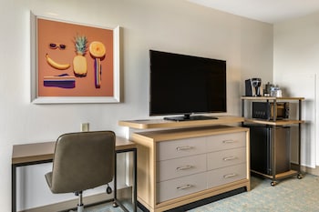 Standard Room, 2 Queen Beds, Balcony