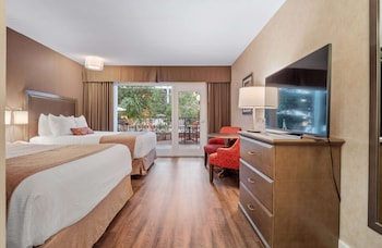 Standard Room, 2 Queen Beds, Refrigerator, Courtyard Area