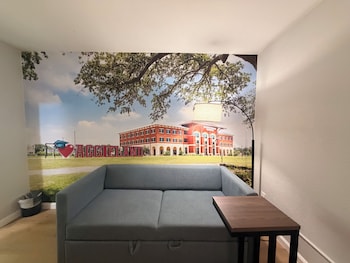 Standard Room, 1 King Bed, Non Smoking
