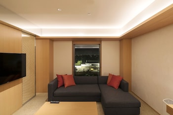 Premium Room, 2 Twin Beds (Castle View, Air Purifier)