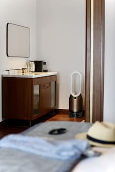 Junior Suite, 1 King Bed, Mountain View (Signature Junior Suite)