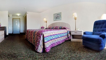 Deluxe Room, 1 King Bed, Non Smoking (Refrigerator & Microwave)