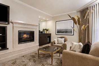 Luxury King Studio