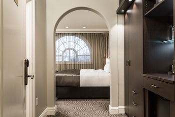 Luxury Room, 1 King Bed
