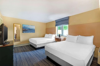 Suite, 2 Queen Beds, Accessible, Kitchen (with Sofabed)