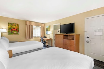 Standard Room, 2 Double Beds, Non Smoking, Refrigerator & Microwave