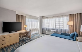Room, 1 King Bed, Corner (Oversized)