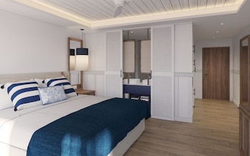 Deluxe Partial Ocean View King