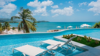 Preferred Club Imperial Suite Swim Out King