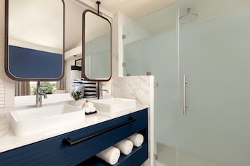 Deluxe Ocean View King