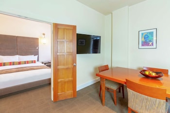 Suite (Boardroom)