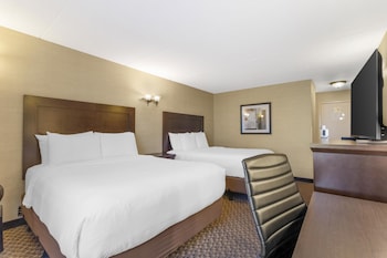 Standard Room, 2 Queen Beds, Non Smoking, Refrigerator & Microwave (2nd Floor)