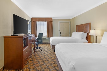 Standard Room, 2 Double Beds, Accessible, Refrigerator & Microwave (Walk-in Shower)