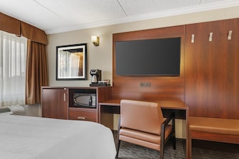 Standard Room, 2 Queen Beds, Non Smoking, Refrigerator & Microwave (2nd Floor)