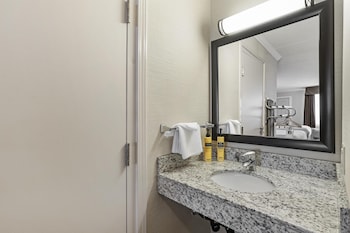 Standard Room, 2 Double Beds, Accessible, Refrigerator & Microwave (Walk-in Shower)