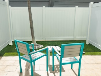 1 King Bed, Patio, No View, Accessible, No Smoking