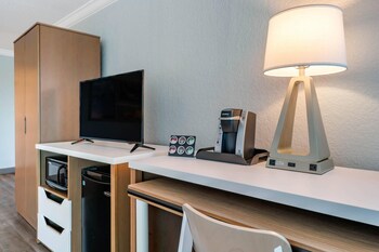 Room, 1 King Bed with Sofa bed, Non Smoking (Upgrade)