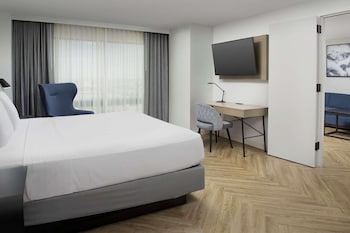 Presidential Suite, 1 King Bed, Non Smoking, City View